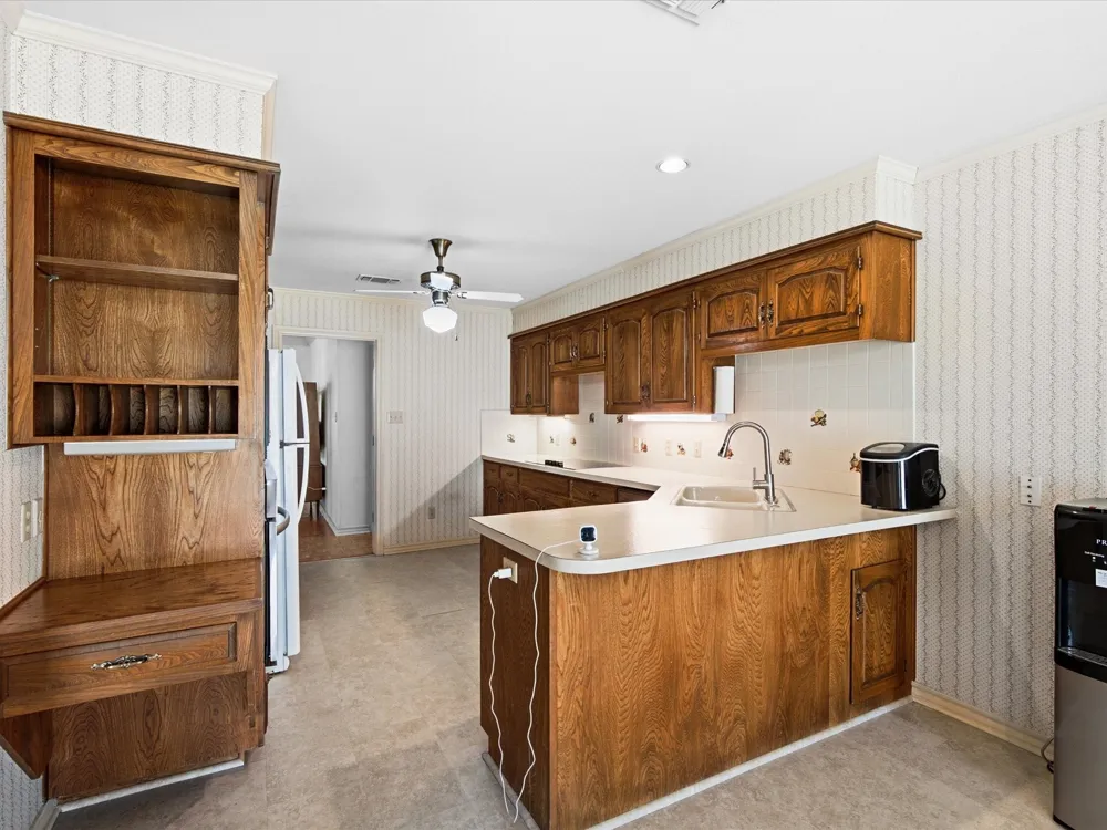 7005 Baseline Lane Fort Worth, TX 76133