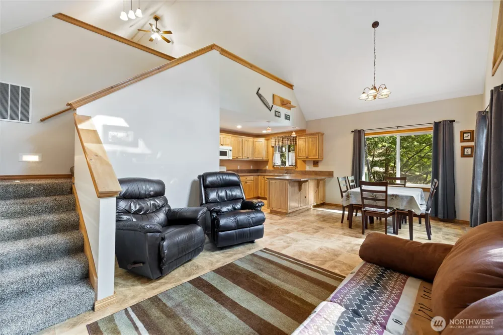 214 Paradise Dr Ashford, WA 98304