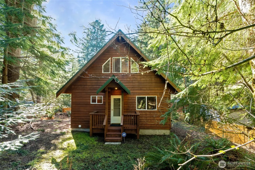 214 Paradise Dr Ashford, WA 98304