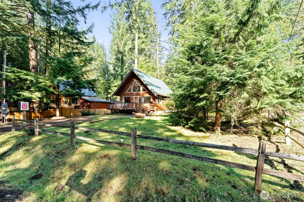 214 Paradise Dr Ashford, WA 98304