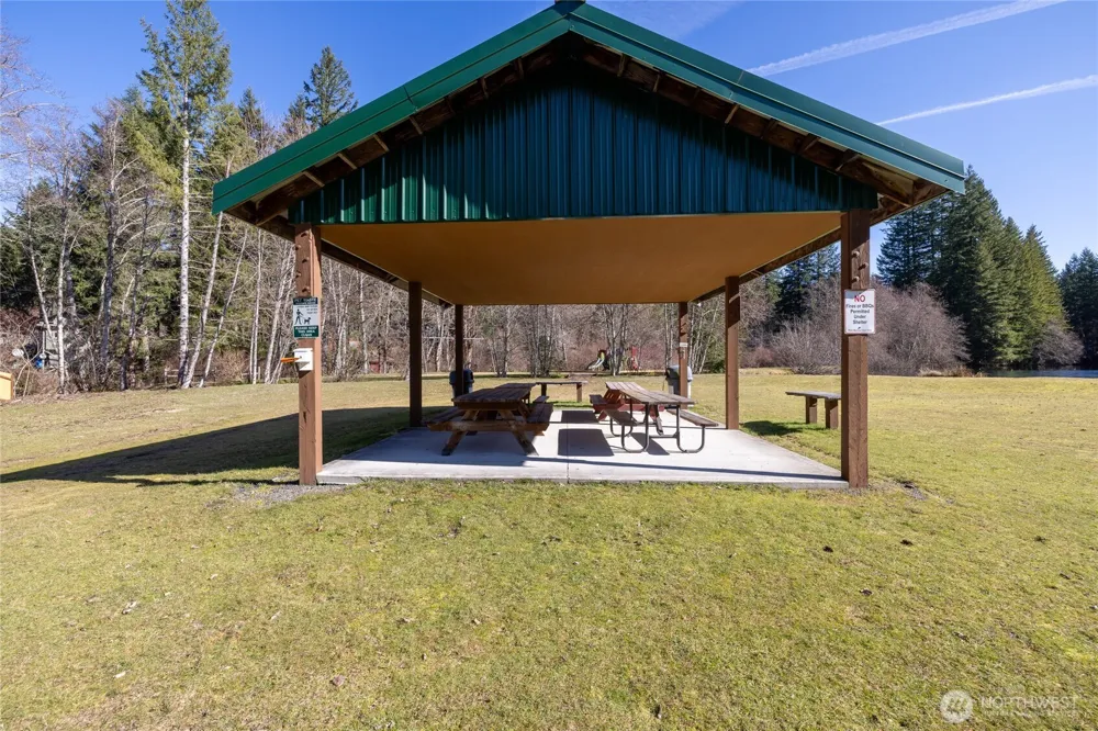 214 Paradise Dr Ashford, WA 98304