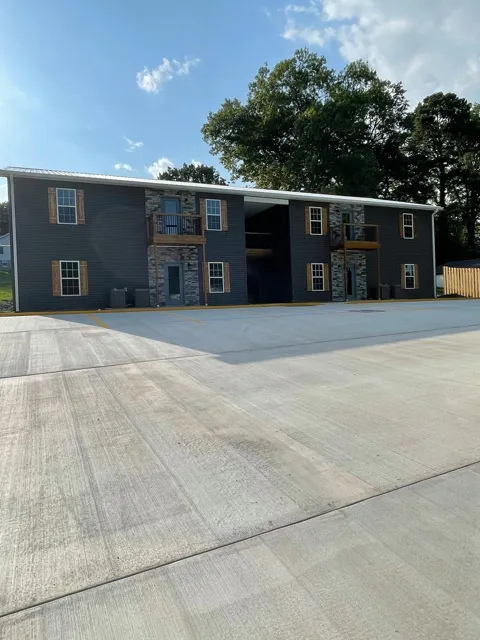130 Main St S #6