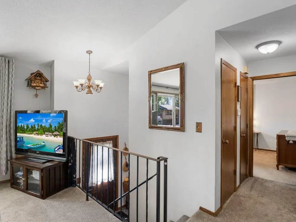 4916 Hanover Road Mound, MN 55364