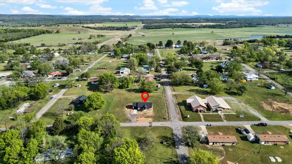 301 Swanson Road McCurtain, OK 74944