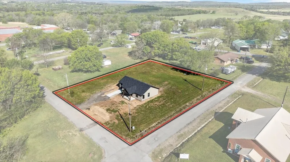 301 Swanson Road McCurtain, OK 74944