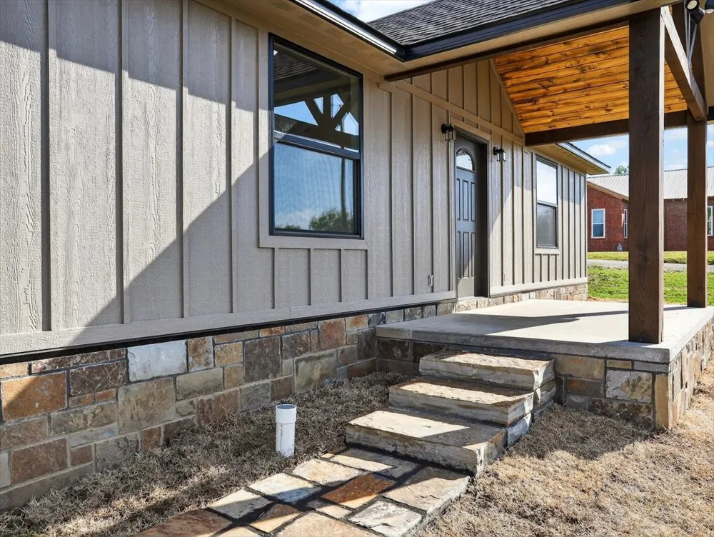 301 Swanson Road McCurtain, OK 74944
