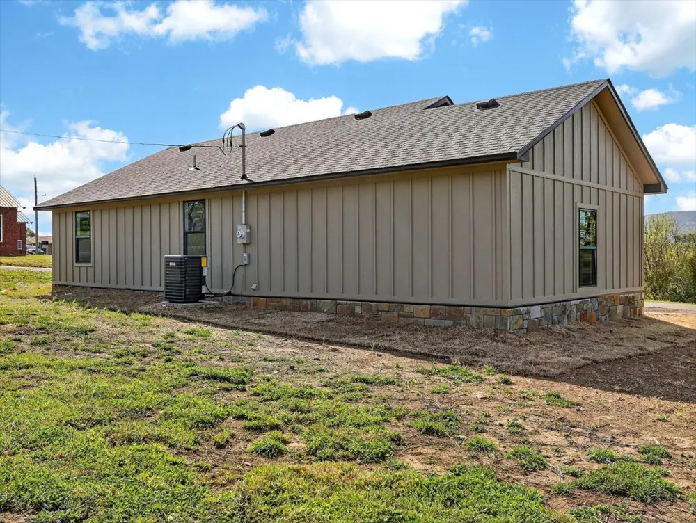 301 Swanson Road McCurtain, OK 74944