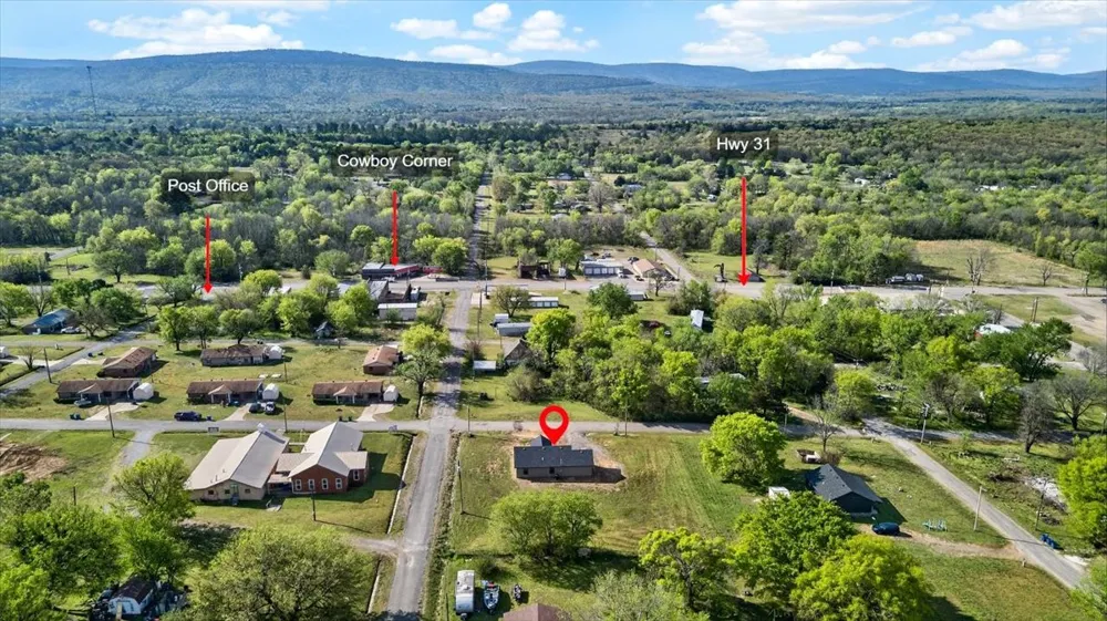 301 Swanson Road McCurtain, OK 74944