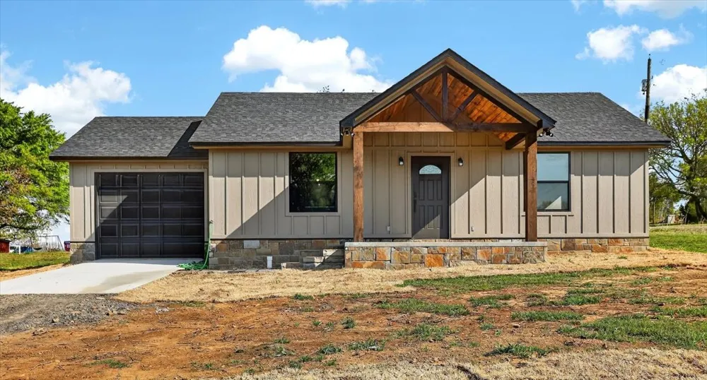 301 Swanson Road McCurtain, OK 74944
