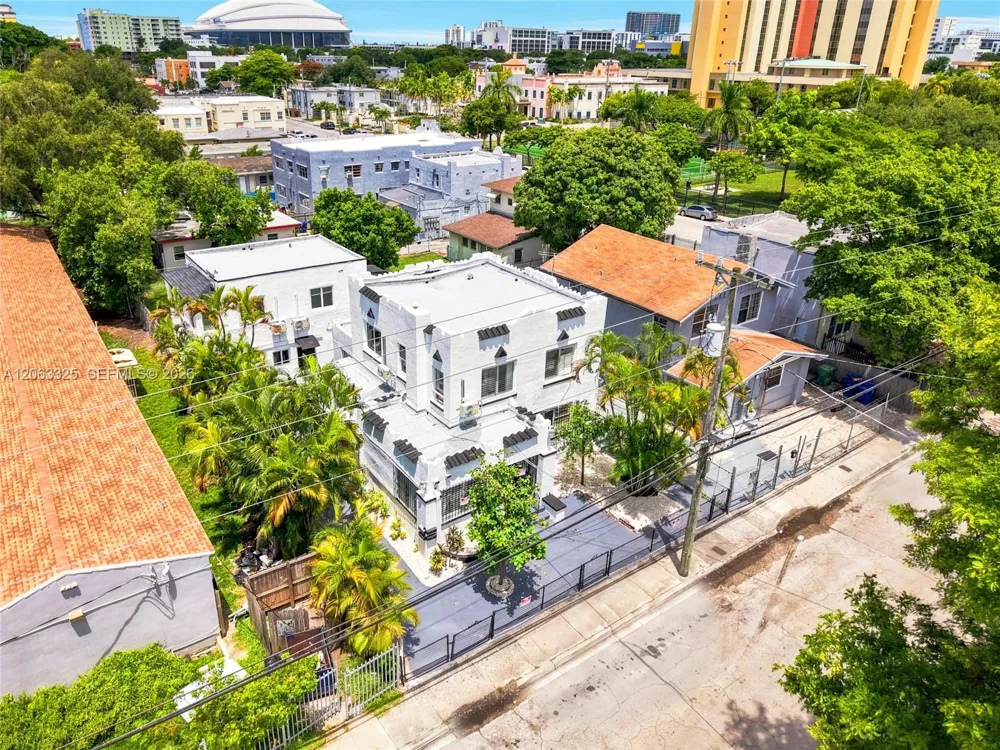 128 NW 9th Ave #2 Miami, FL 33128