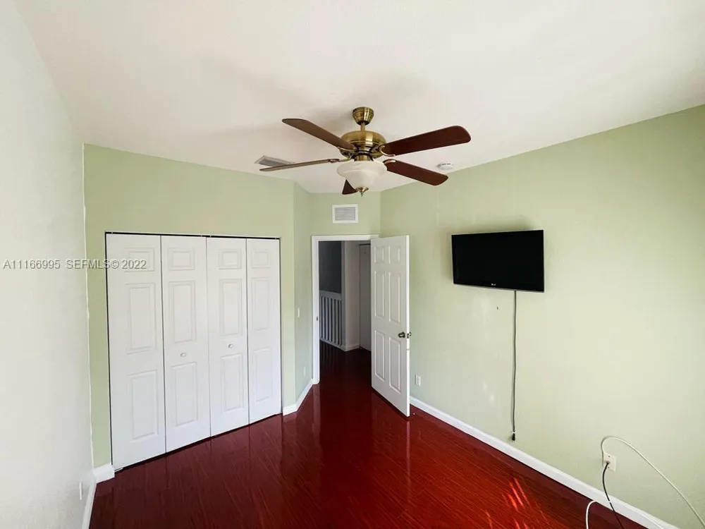 903 SANTA CATALINA CIRCLE North Lauderdale, FL 33068
