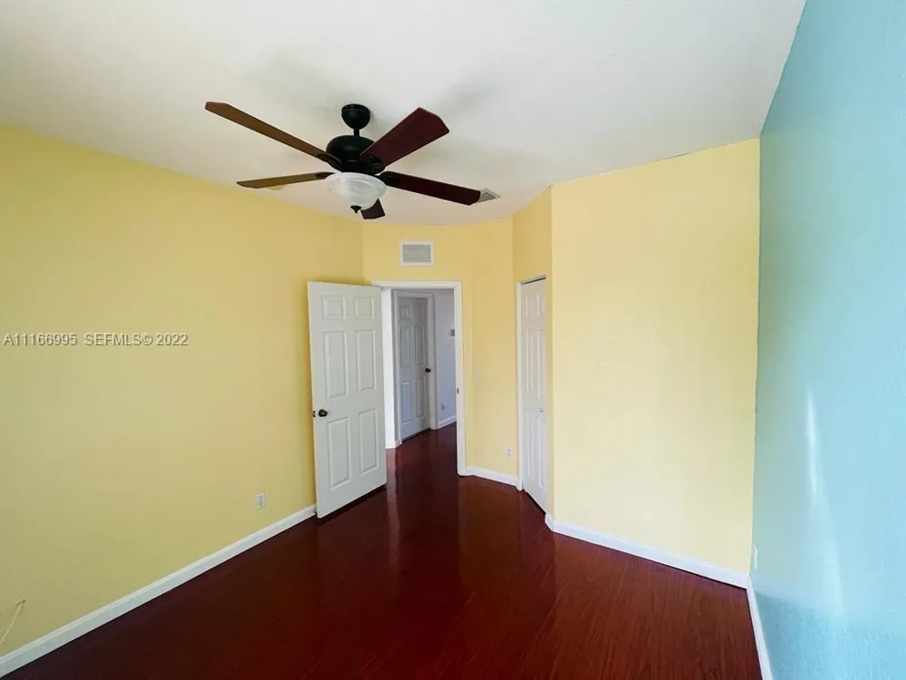 903 SANTA CATALINA CIRCLE North Lauderdale, FL 33068