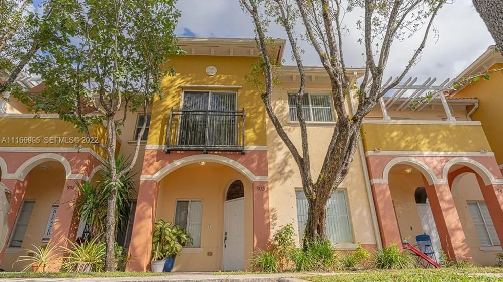 903 SANTA CATALINA CIRCLE North Lauderdale, FL 33068