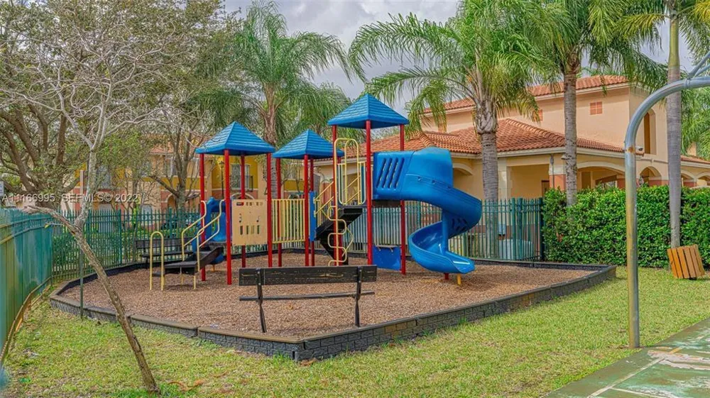 903 SANTA CATALINA CIRCLE North Lauderdale, FL 33068