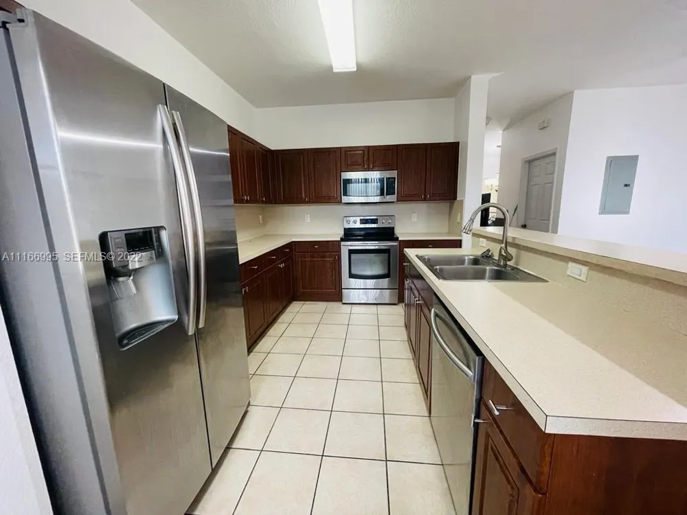 903 SANTA CATALINA CIRCLE North Lauderdale, FL 33068