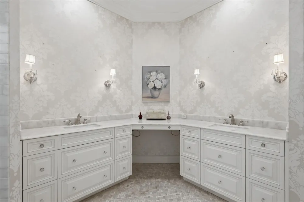 1798 LINCOLN PARK CIRCLE Sarasota, FL 34236
