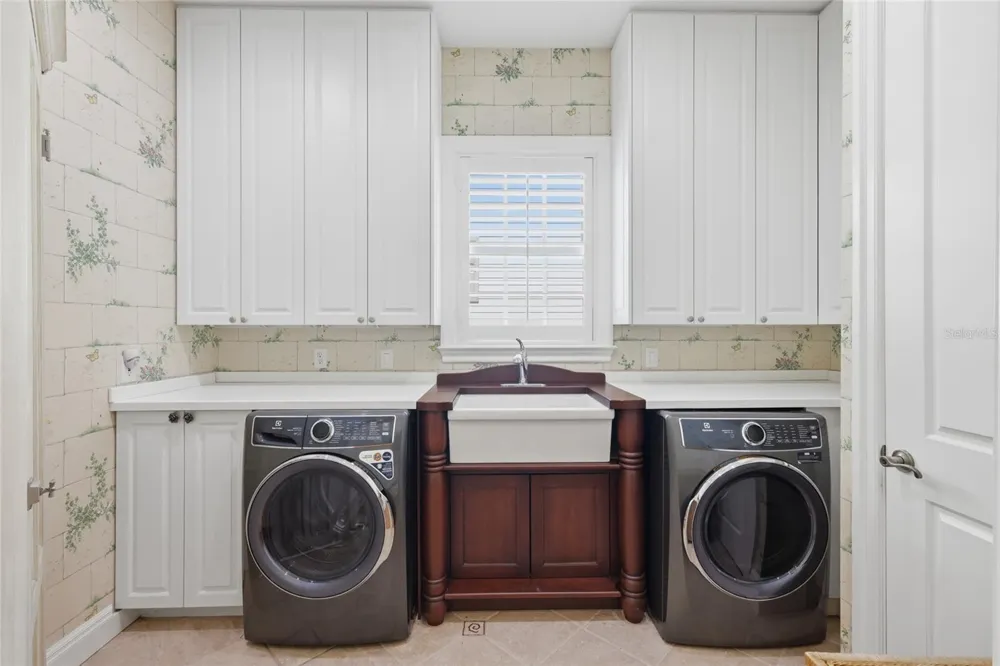 1798 LINCOLN PARK CIRCLE Sarasota, FL 34236