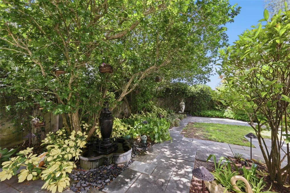 1798 LINCOLN PARK CIRCLE Sarasota, FL 34236