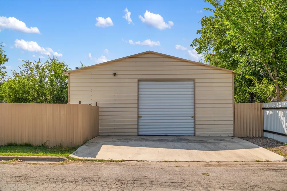 2501 Austin Avenue Brownwood, TX 76801