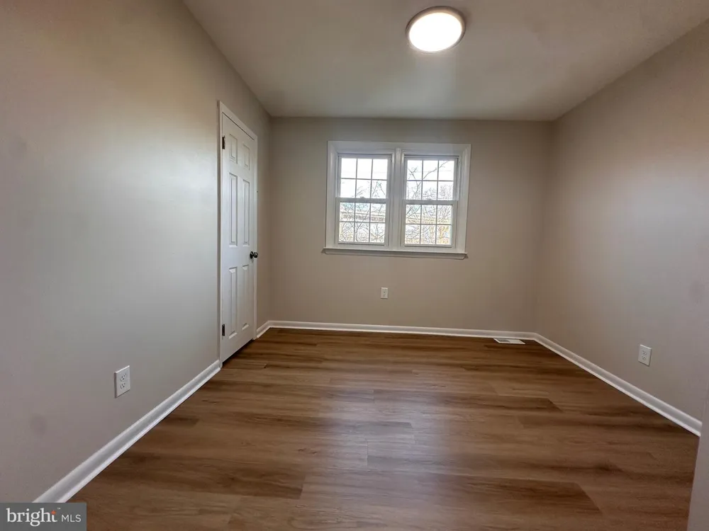 225 VELDE AVENUE Pennsauken, NJ 08110
