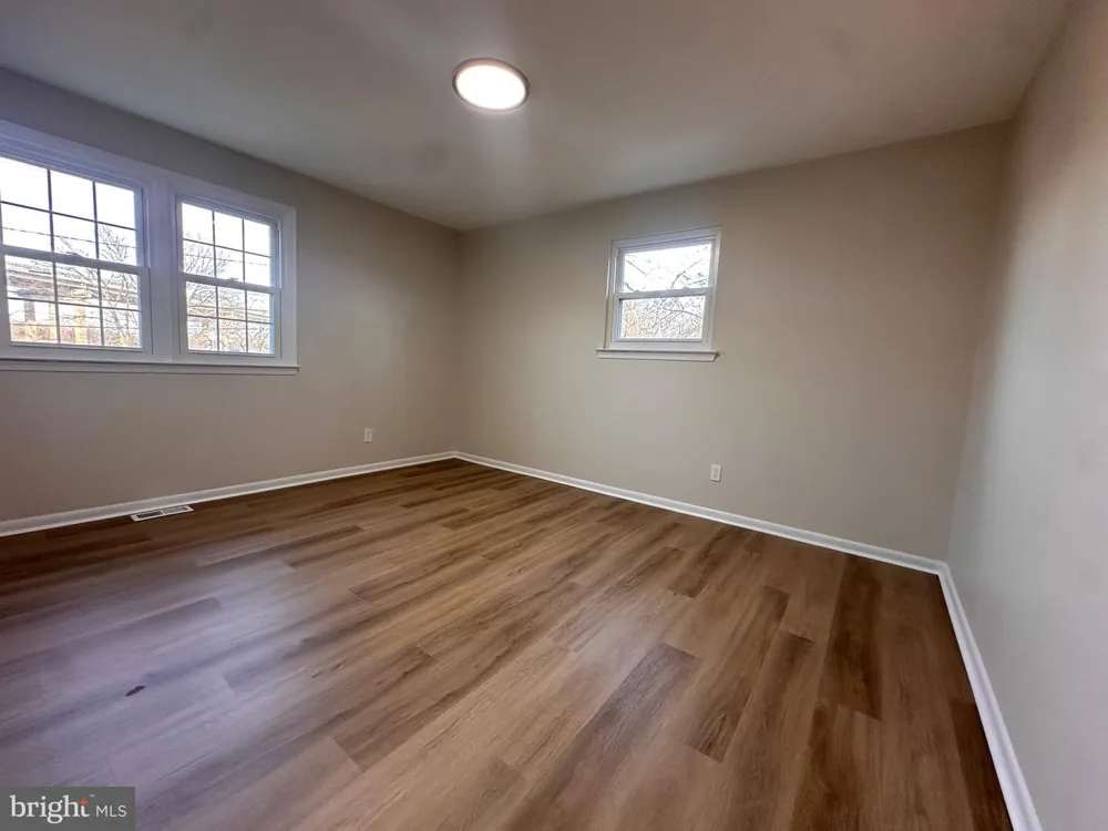 225 VELDE AVENUE Pennsauken, NJ 08110