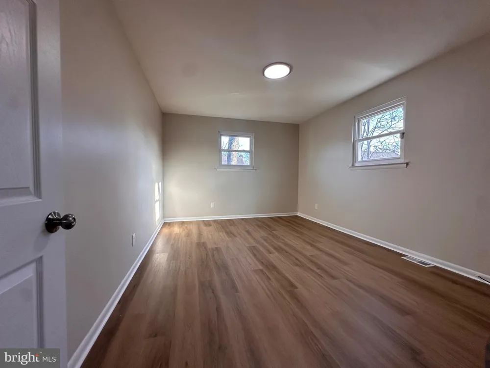 225 VELDE AVENUE Pennsauken, NJ 08110