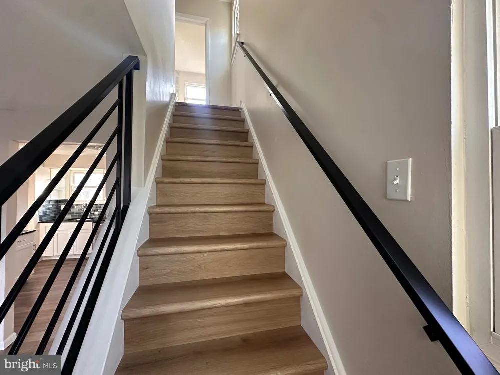 225 VELDE AVENUE Pennsauken, NJ 08110
