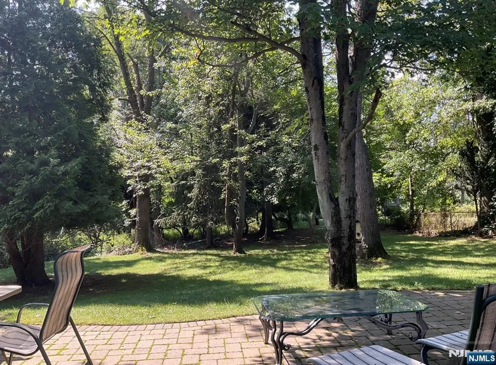 51 Earnshaw Place Clifton, NJ 07013