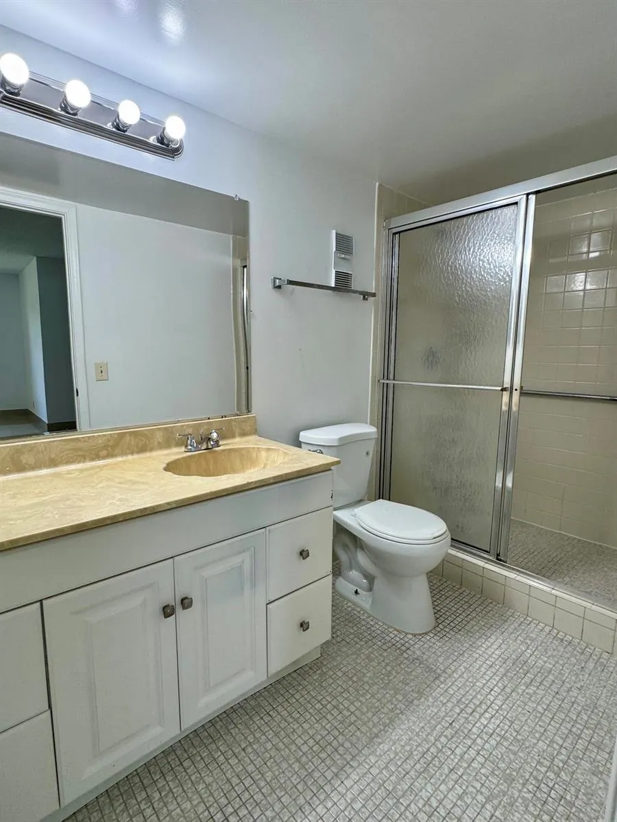 7770 NW 50TH STREET #209 Lauderhill, FL 33351