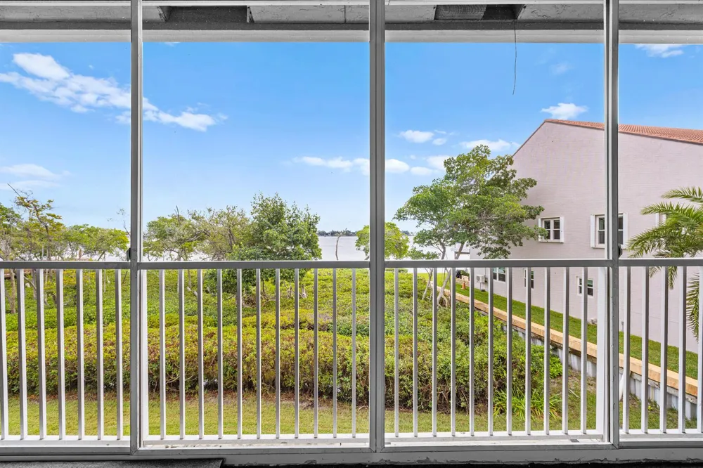 88 Lakeshore Drive Hypoluxo, FL 33462