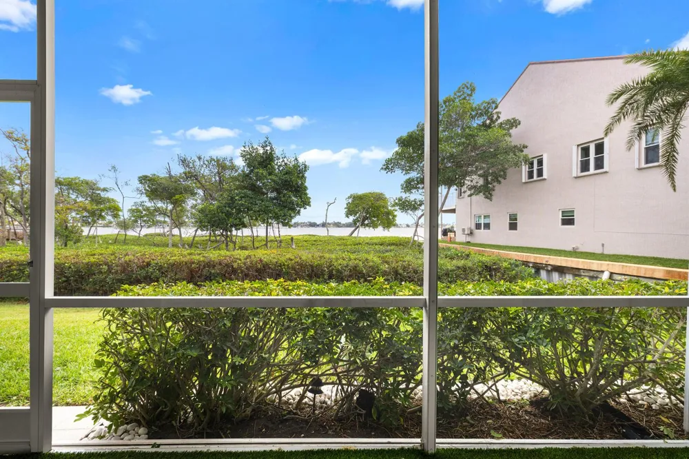 88 Lakeshore Drive Hypoluxo, FL 33462