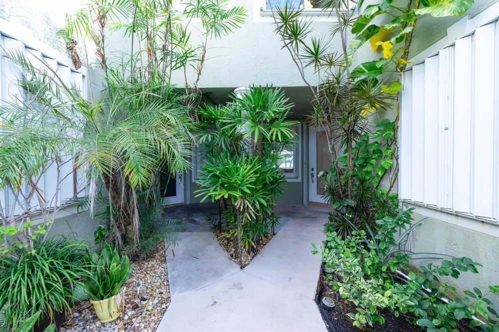 88 Lakeshore Drive Hypoluxo, FL 33462
