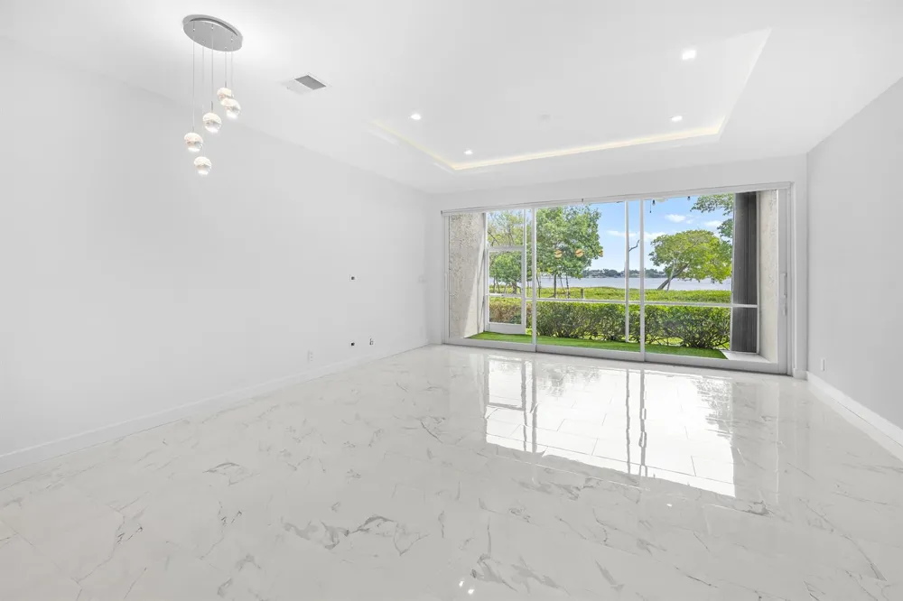 88 Lakeshore Drive Hypoluxo, FL 33462