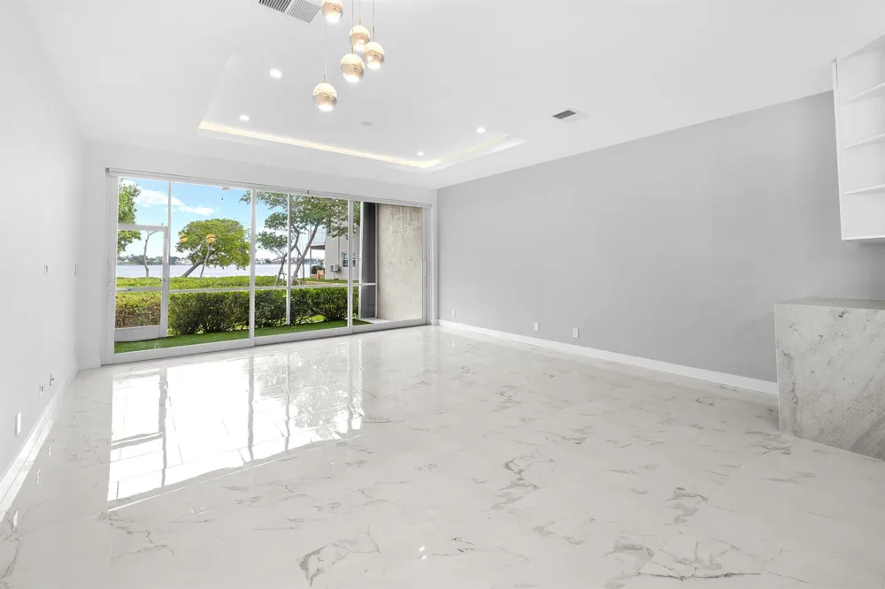 88 Lakeshore Drive Hypoluxo, FL 33462