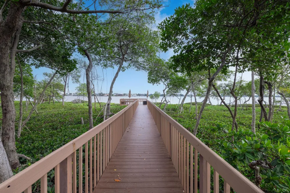 88 Lakeshore Drive Hypoluxo, FL 33462