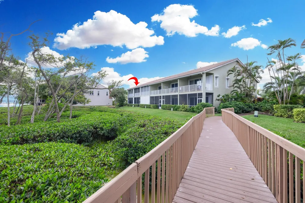 88 Lakeshore Drive Hypoluxo, FL 33462