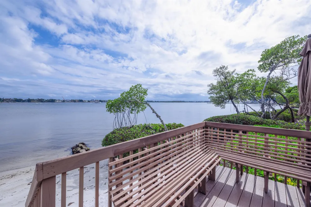 88 Lakeshore Drive Hypoluxo, FL 33462