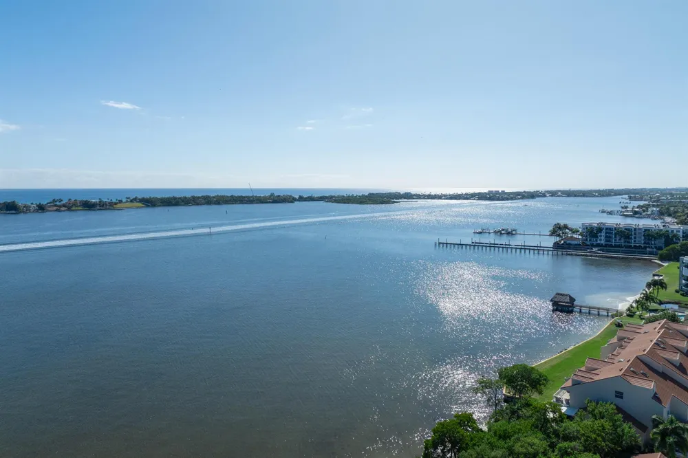 88 Lakeshore Drive Hypoluxo, FL 33462