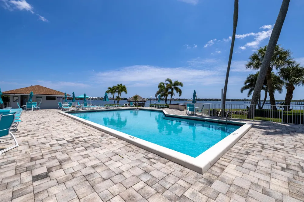 88 Lakeshore Drive Hypoluxo, FL 33462