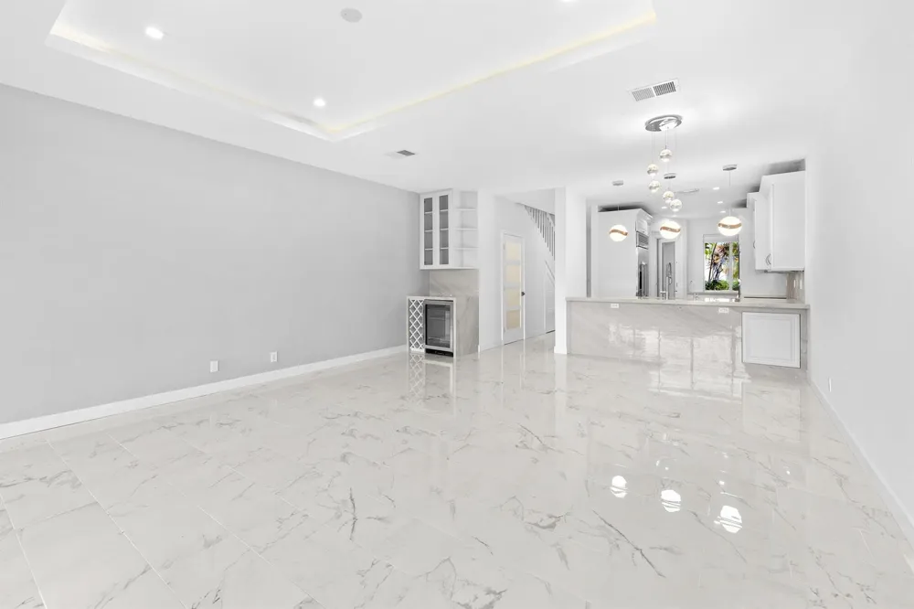 88 Lakeshore Drive Hypoluxo, FL 33462