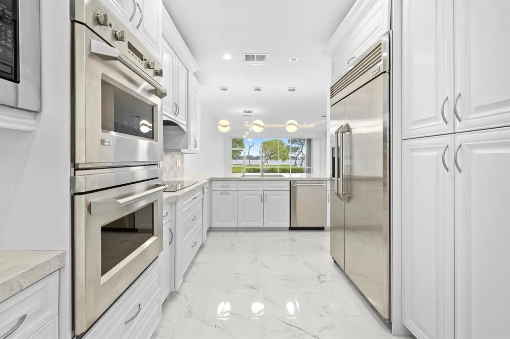 88 Lakeshore Drive Hypoluxo, FL 33462