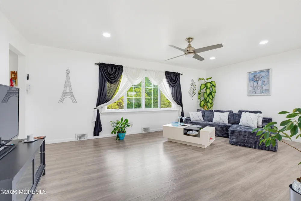 125 Higgins Road Matawan, NJ 07747