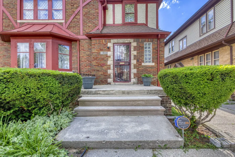 14425 Woodmont Avenue Detroit, MI 48227