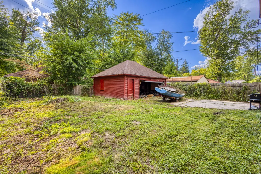 14425 Woodmont Avenue Detroit, MI 48227