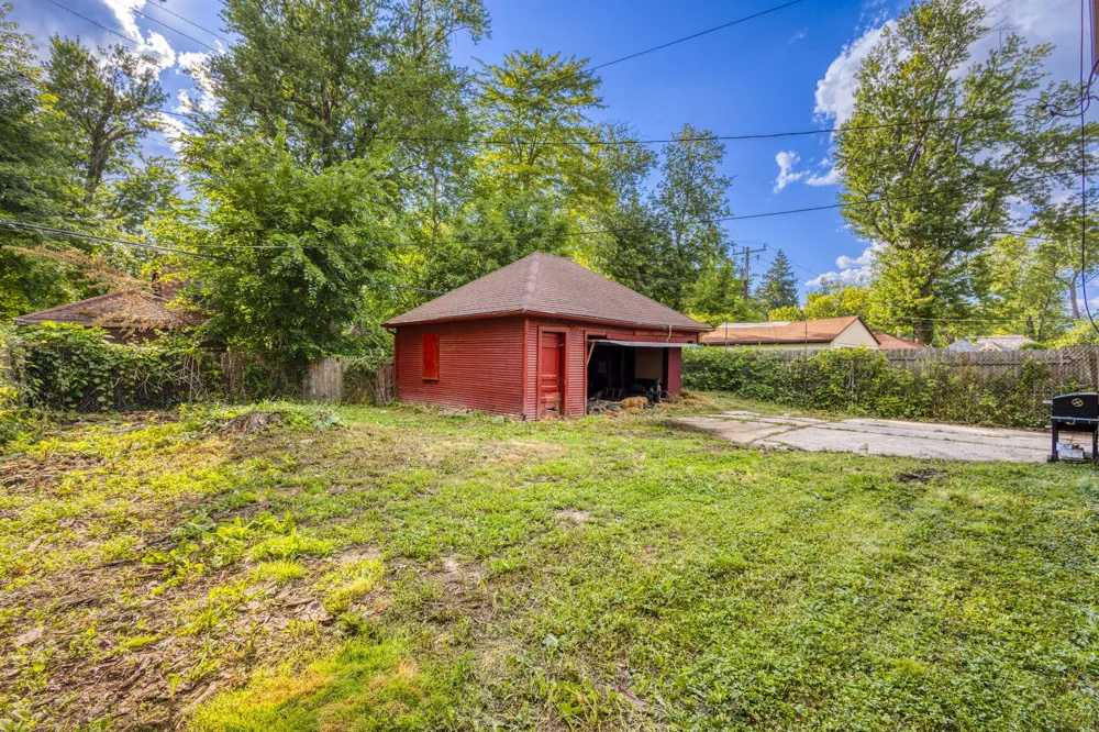 14425 Woodmont Avenue Detroit, MI 48227