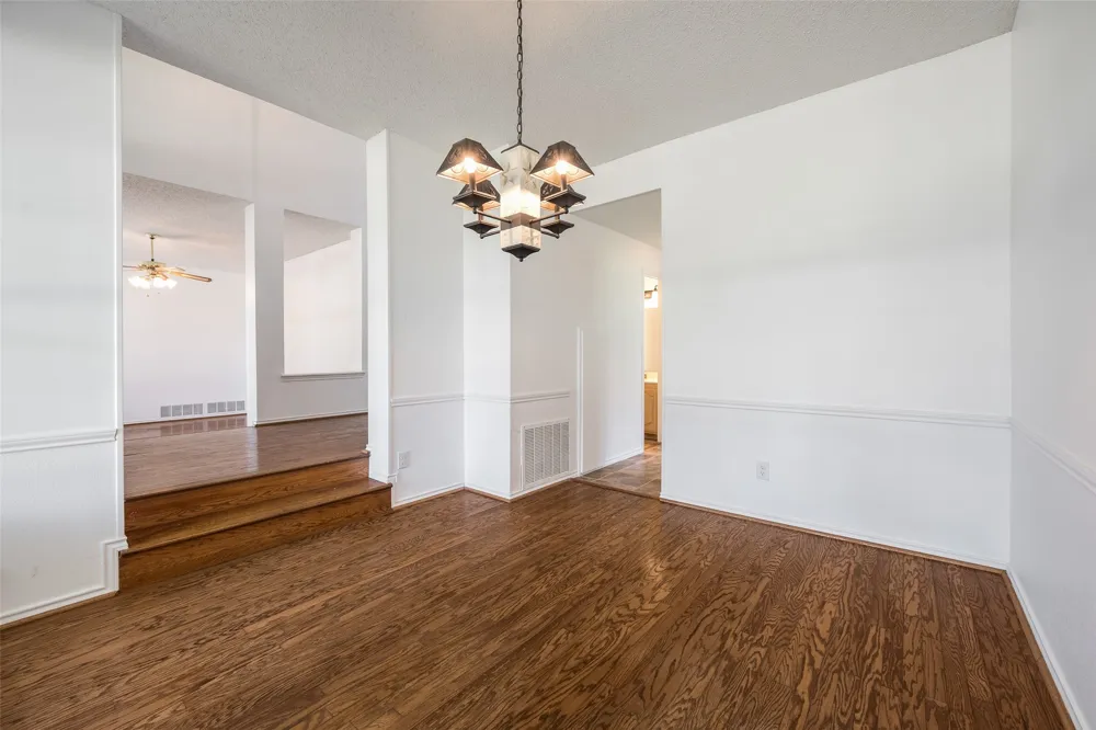 7122 Don Gomez Lane Garland, TX 75043