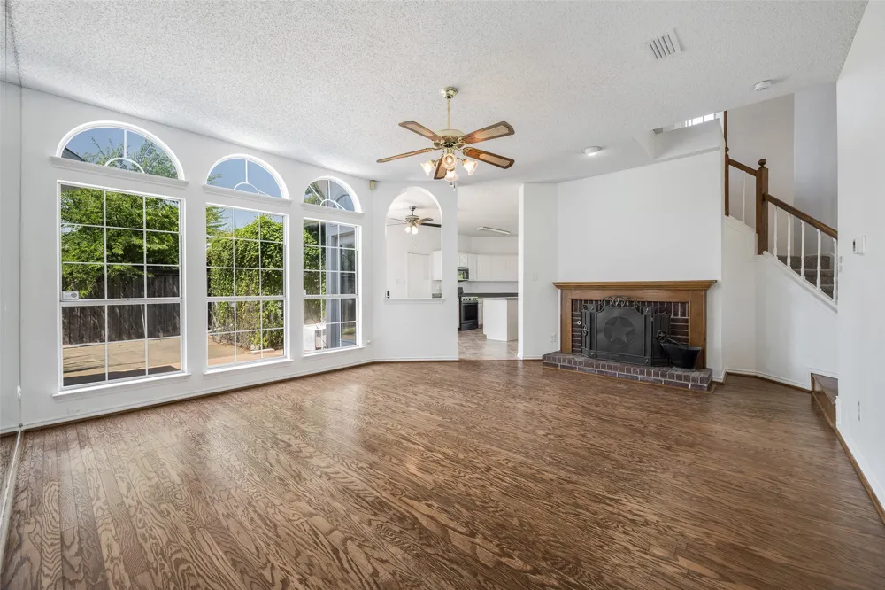 7122 Don Gomez Lane Garland, TX 75043