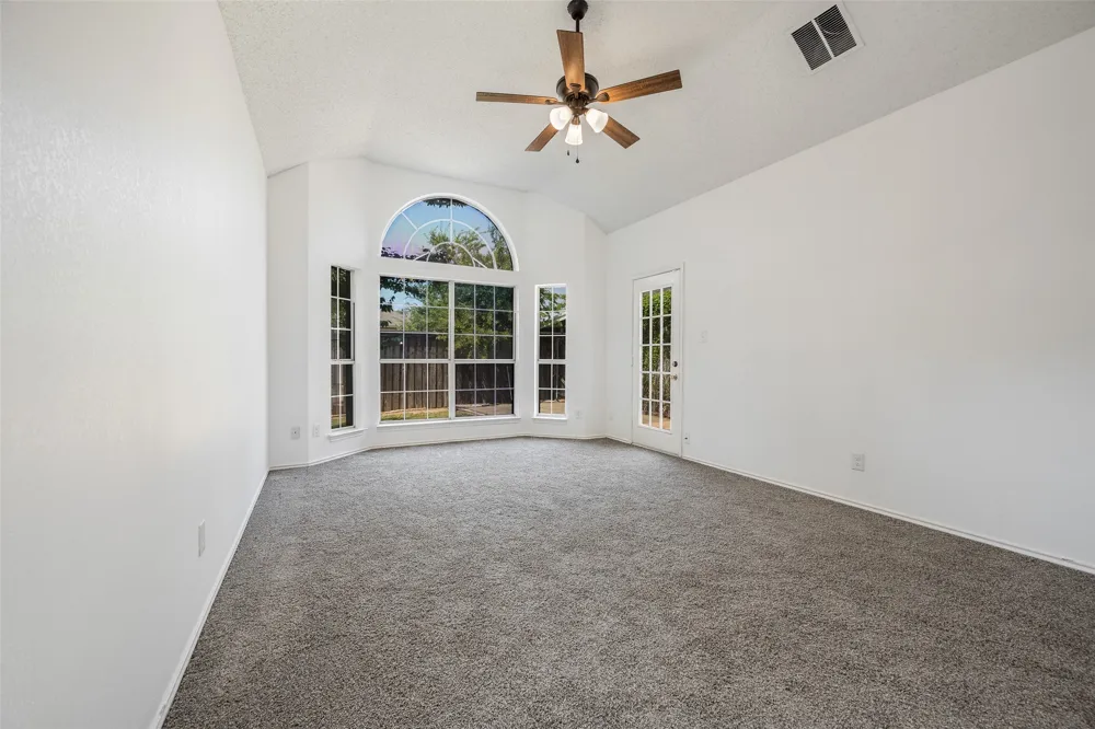 7122 Don Gomez Lane Garland, TX 75043