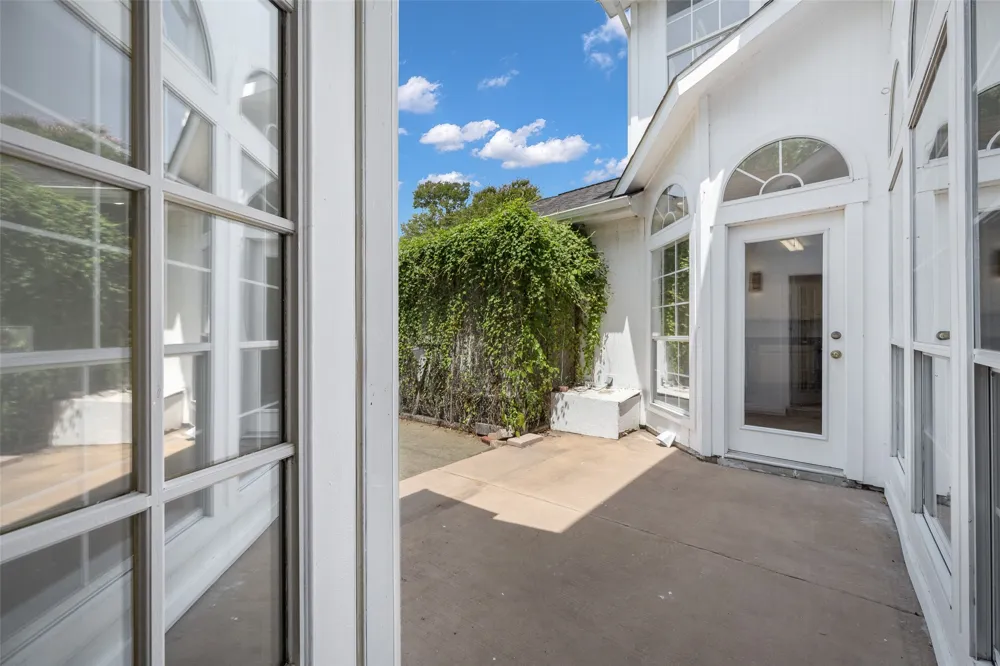 7122 Don Gomez Lane Garland, TX 75043