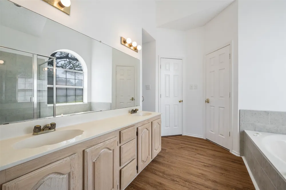 7122 Don Gomez Lane Garland, TX 75043